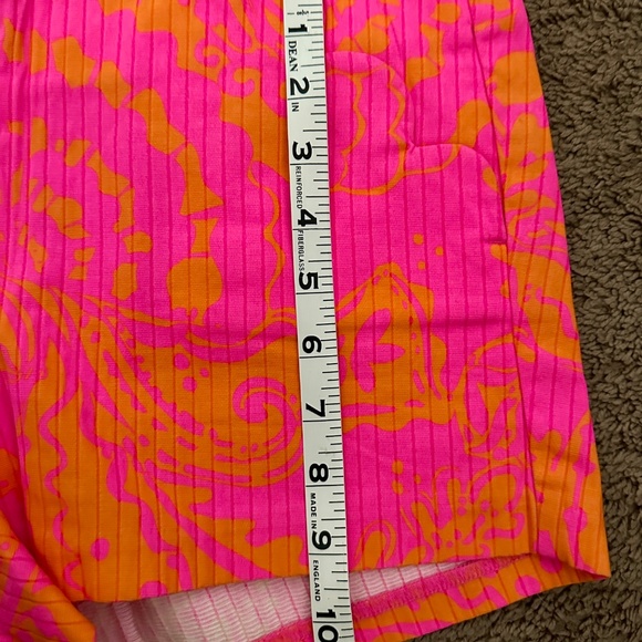 Lilly Pulitzer Liza shorts in Pop Pink Seaesta - size 2 - Picture 8 of 8